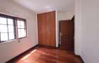 4 Bed Townhouse with En Suite in General Mathenge - 12
