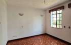 4 Bed House with En Suite in Lavington - 2