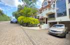 5 Bed Townhouse with En Suite at Lavington - 15