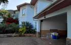 5 Bed House with En Suite in Runda - 1