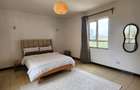 Serviced 2 Bed Apartment with En Suite in Brookside - 8