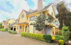 5 Bed Townhouse with En Suite at Lavington - 1