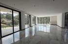 5 Bed Villa with En Suite in Nyari - 3