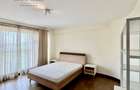 Furnished 3 Bed Apartment with En Suite at Riverside Drive - 11