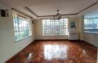 6 Bed Townhouse with En Suite at Lavington Road - 6