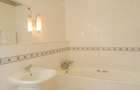 Serviced 2 Bed Apartment with En Suite at Parklands - 18