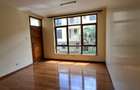 5 Bed Townhouse with En Suite in Lavington - 6