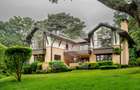 5 Bed Villa with En Suite in Rosslyn - 1