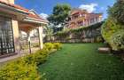 5 Bed House with En Suite at Lavington - 2