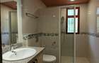 5 Bed Villa with En Suite in Spring Valley - 15