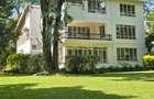 5 Bed House with En Suite at Un Crescent - 3