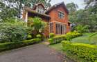 4 Bed House with En Suite in Rosslyn - 3