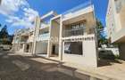 6 Bed Townhouse with En Suite in Lavington - 1
