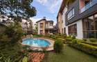 6 Bed Townhouse with En Suite in Lavington - 1