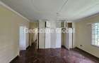 4 Bed House with En Suite in Rosslyn - 9