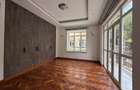 5 Bed Townhouse with En Suite in Lavington - 17