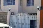 4 Bed House with En Suite in Donholm - 2