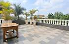 6 Bed House with En Suite in Ridgeways - 5