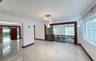 5 Bed House with En Suite at Rosslyn - 15