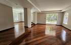5 Bed House with En Suite in Runda - 4