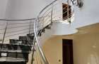5 Bed House with En Suite at Hardy Area - 9