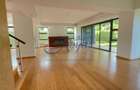 4 Bed House with En Suite in Garden Estate - 2