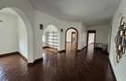 5 Bed House with En Suite in Nyari - 12