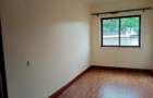 5 Bed Townhouse with En Suite in Brookside - 4