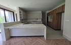5 Bed House with En Suite in Brookside - 13