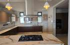 4 Bed Apartment with En Suite at Riverside - 10