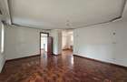 5 Bed House with En Suite in Runda - 17
