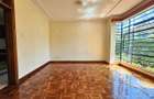 4 Bed House with En Suite in Rosslyn - 18
