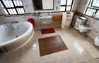 4 Bed House with En Suite in Runda - 16