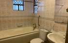 5 Bed Townhouse with En Suite in Runda - 12