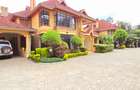 5 Bed Townhouse with En Suite at Lavington Road - 5