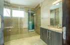 3 Bed Apartment with En Suite at Riverside Drive - 12