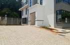 5 Bed Townhouse with En Suite in Lavington - 7