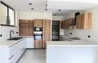 4 Bed Apartment with En Suite in Spring Valley - 4