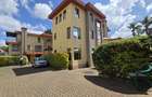 5 Bed Townhouse with En Suite in Lavington - 5