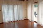 5 Bed Townhouse with En Suite at Convent Drive - 10