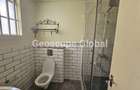 5 Bed House with En Suite in Nyari - 17