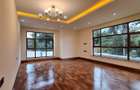 4 Bed House with En Suite in Rosslyn - 19