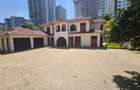 4 Bed House with En Suite in Lavington - 20