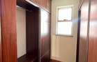 5 Bed Townhouse with En Suite in Lavington - 3