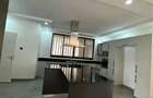 4 Bed Apartment with En Suite at Riverside Dr - 7