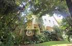 5 Bed House with En Suite in Lavington - 2