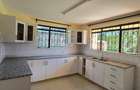 4 Bed House with En Suite in Mountain View - 10