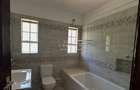 5 Bed Townhouse with Swimming Pool in Rosslyn - 7