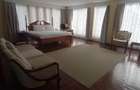 8 Bed House with En Suite in Lavington - 12
