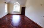 5 Bed Townhouse with En Suite in Lavington - 16